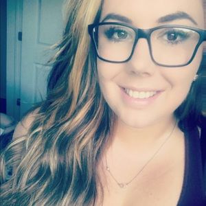 Meet your Posher, Dayna